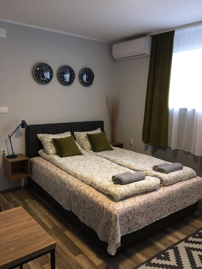 Sombor 19 Central Apartment Екстер'єр фото