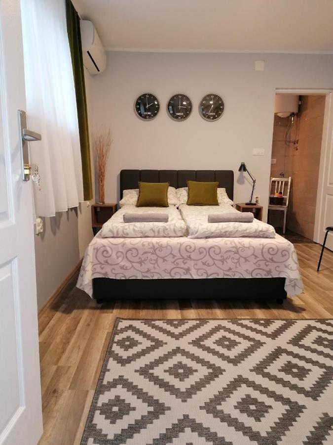 Sombor 19 Central Apartment Екстер'єр фото